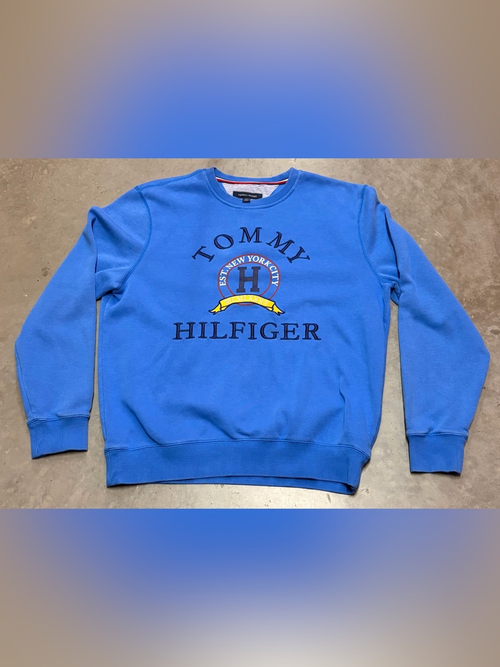 Tommy Hilfiger Blue Logo Medium Crewneck Sweatshirt with Crest